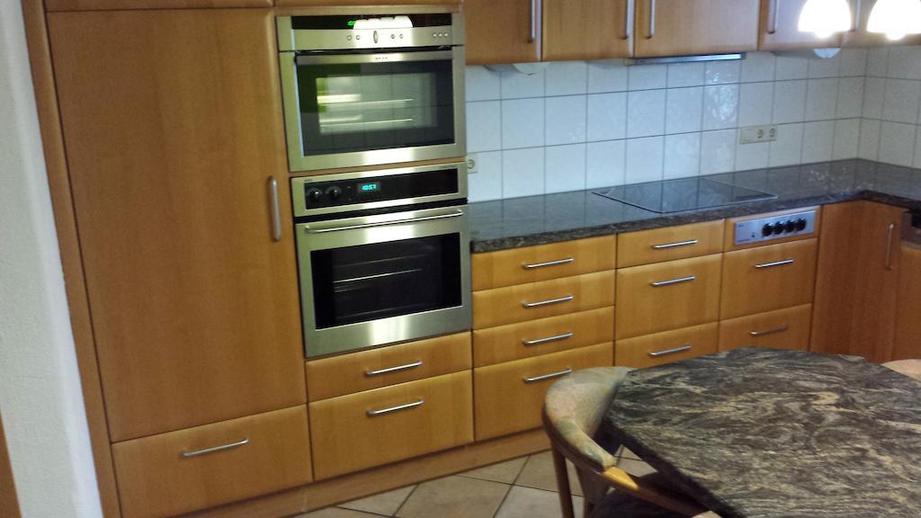 Ferienhaus Schwoerer Rheinhausen Kamer foto